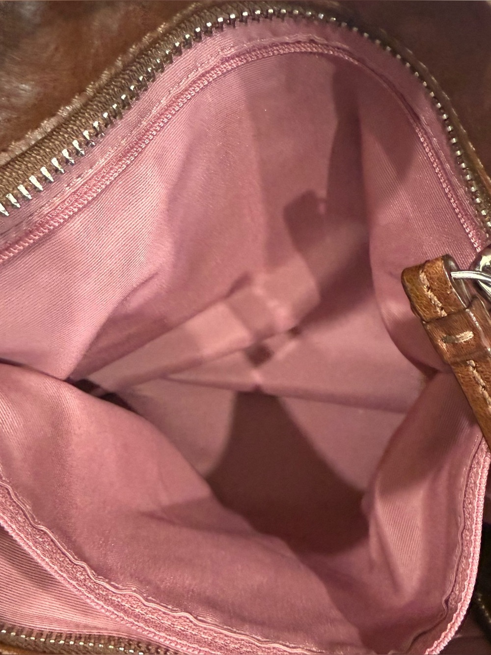 Coach Soho Ivory & Brown.Pleated Leather Shoulder Bag. Scuffs Look at PHOTOS - Picture 7 of 13